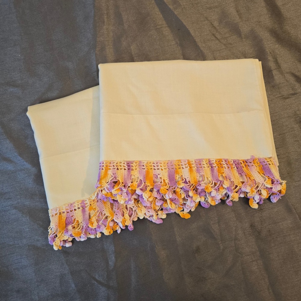 Vtg Pequot Pillowcases Standard‎ Size Crochet Trim Set of 2 No Iron Muslin